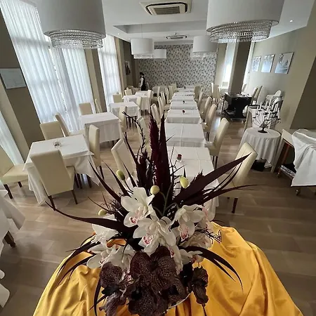 Maison Lalla Hotel 4*